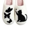 A pair of Embroidery Animal pattern home slipper